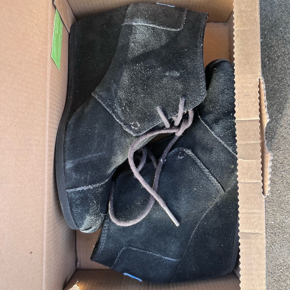Toms Black Desert Wedge ankle booties